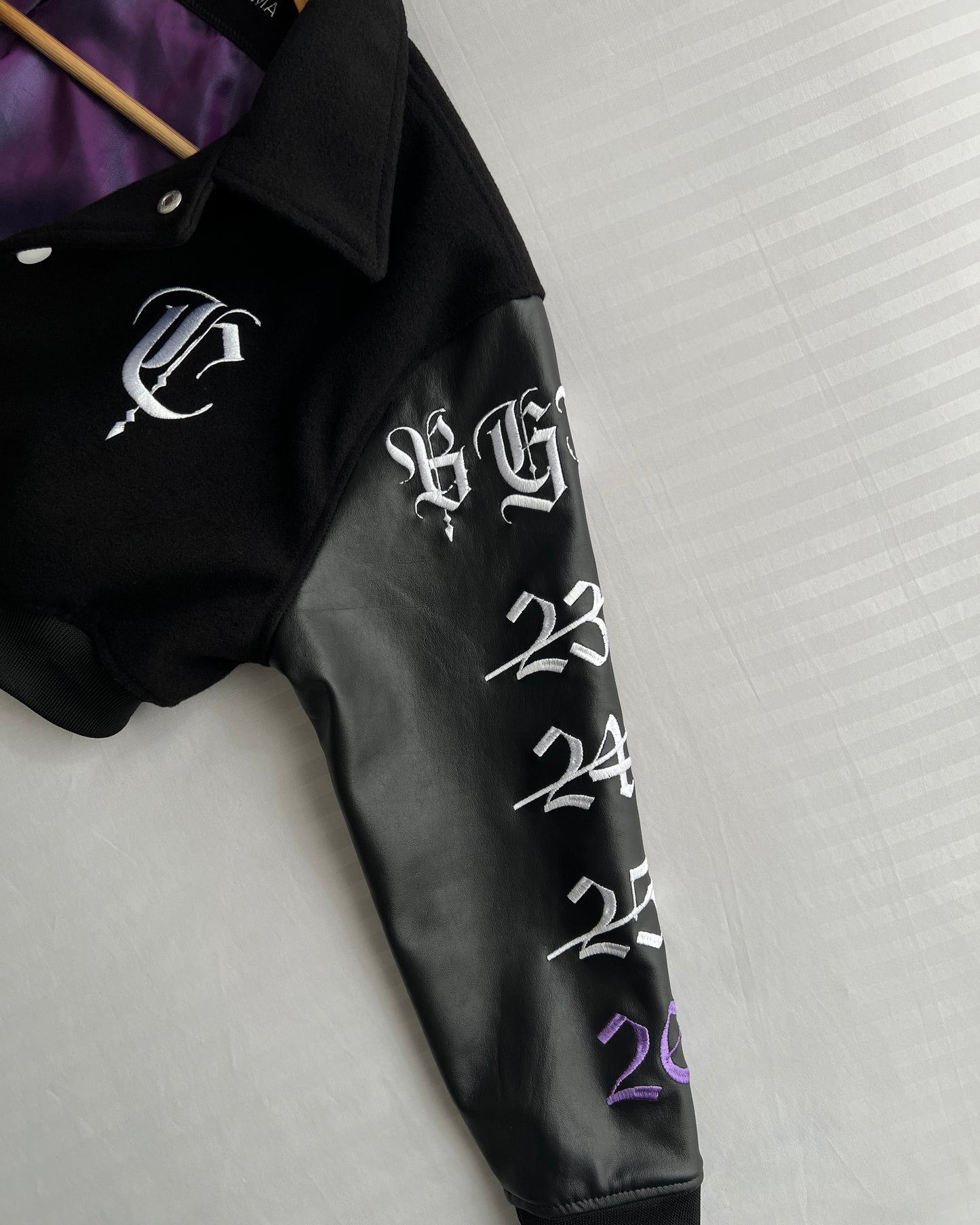 Cropped Varsity Jacket "Ignotus"