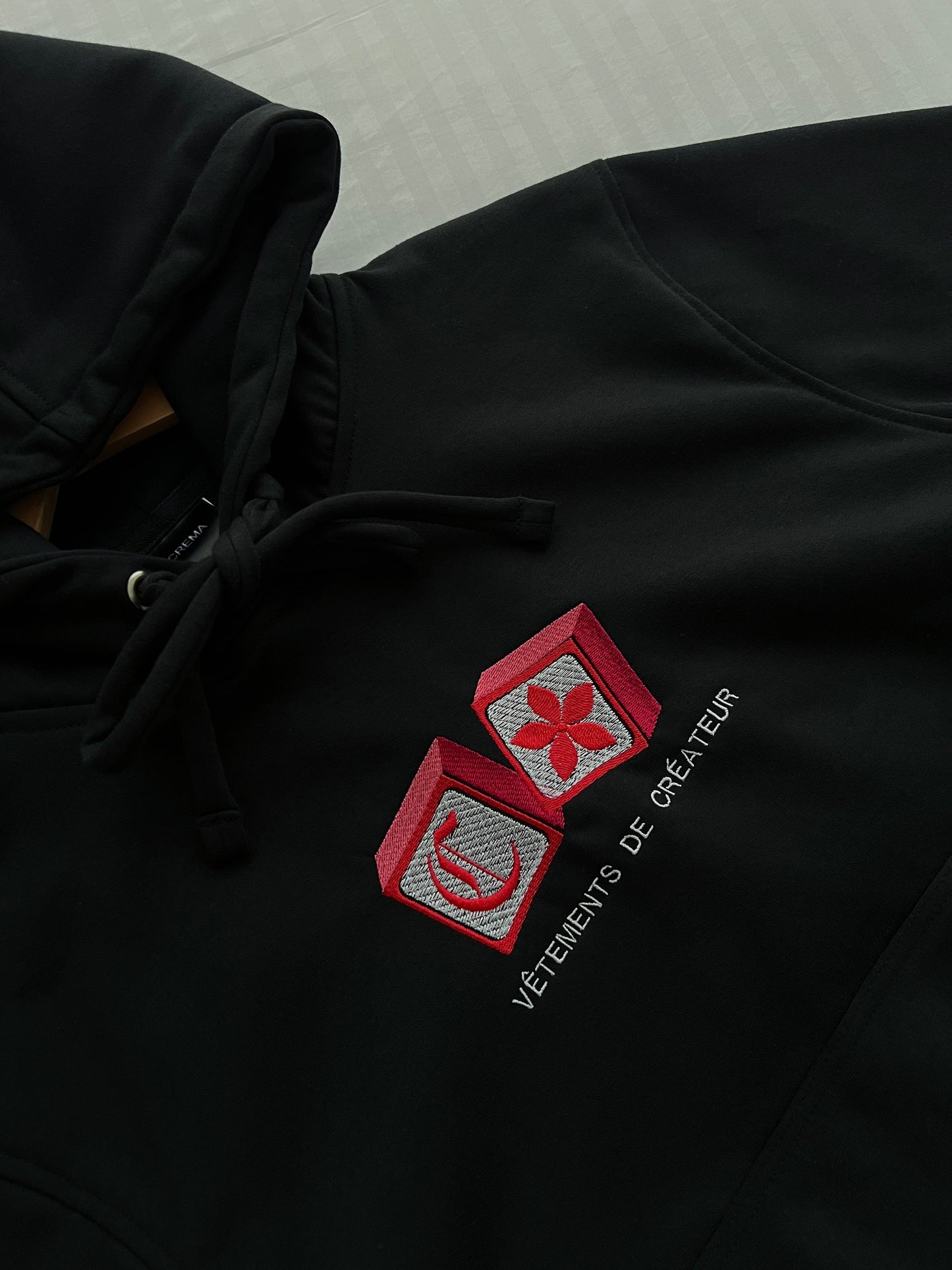 Hoodie “VÊTEMENTS DE CRÉATEUR”