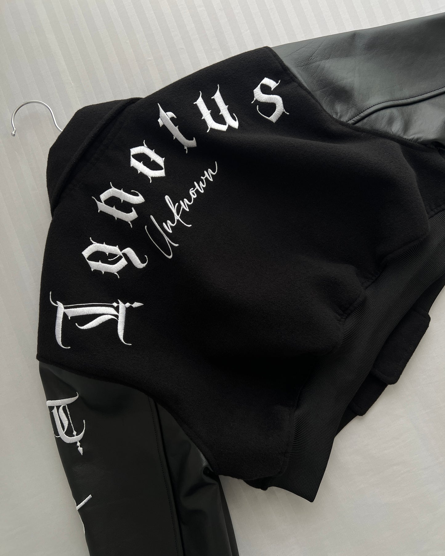 Cropped Varsity Jacket "Ignotus"