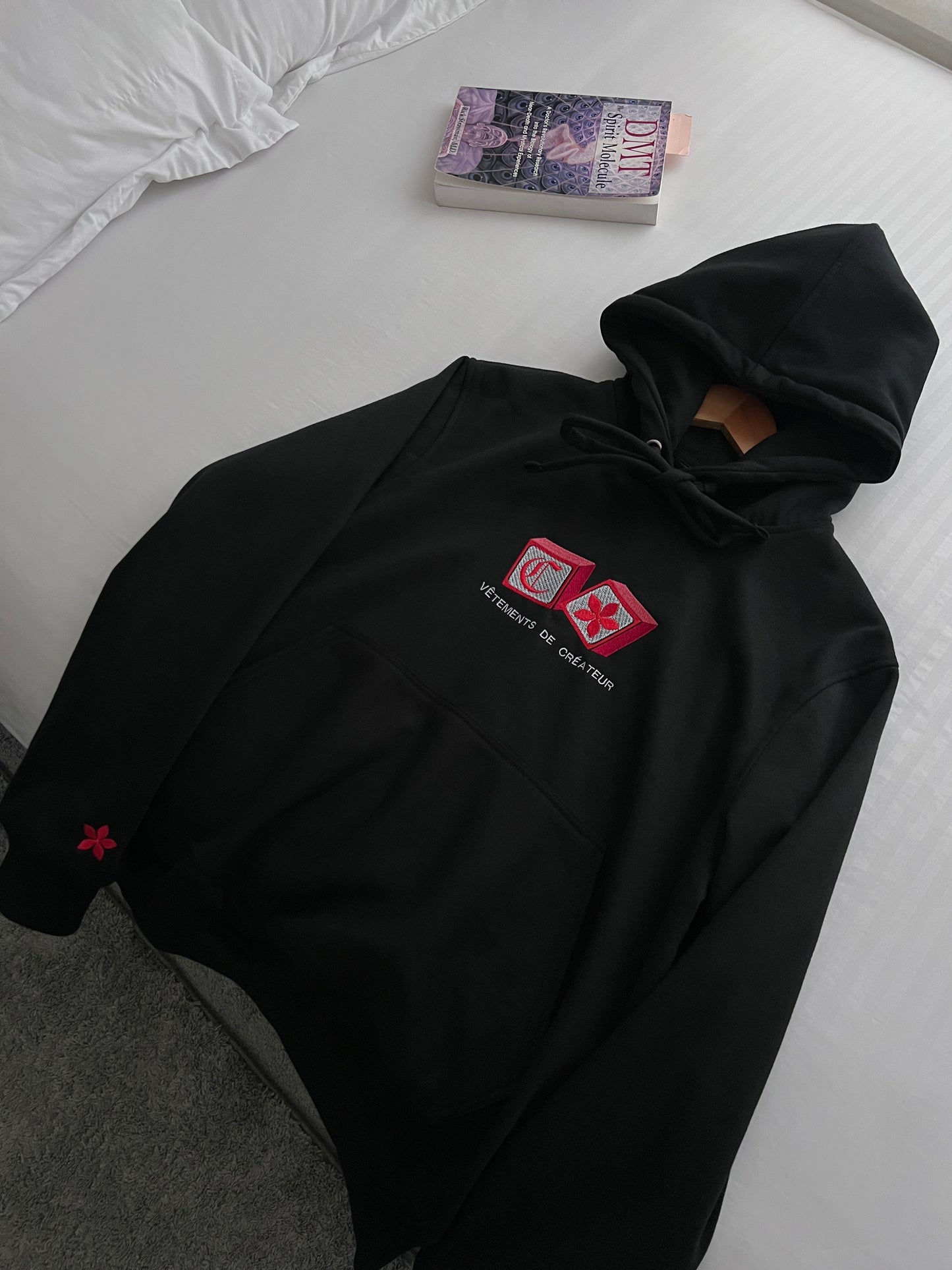 Hoodie “VÊTEMENTS DE CRÉATEUR”